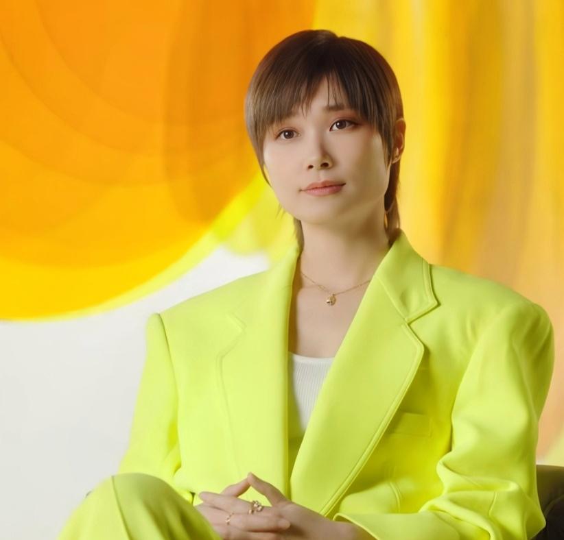 老狼|《我们民谣》官宣，李宇春作为民谣好友亮相，首位飞行嘉宾是老狼