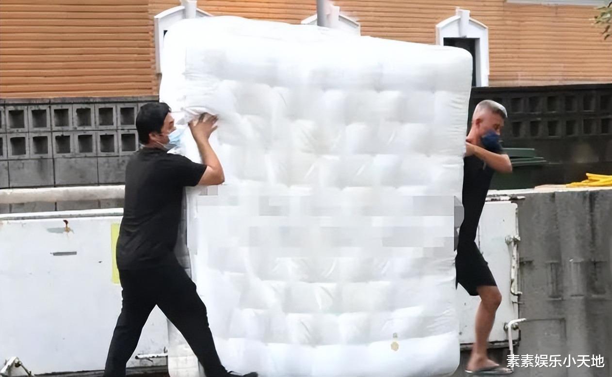 大S|具俊晔露面了！和大S姐姐开心比V，一家人的心情不受影响