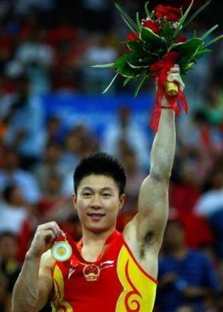 美国队|身价过亿的奥运冠军，妻子15岁与他相恋，如今女儿已加入美国籍