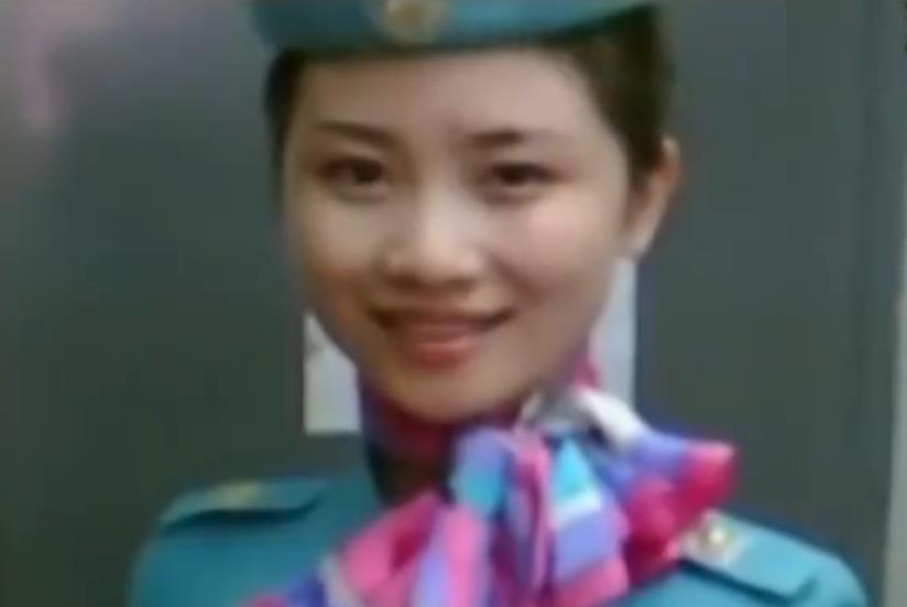 2010年，深圳一美女空姐被骗后自我了断，短信揭开上司的丑恶面目