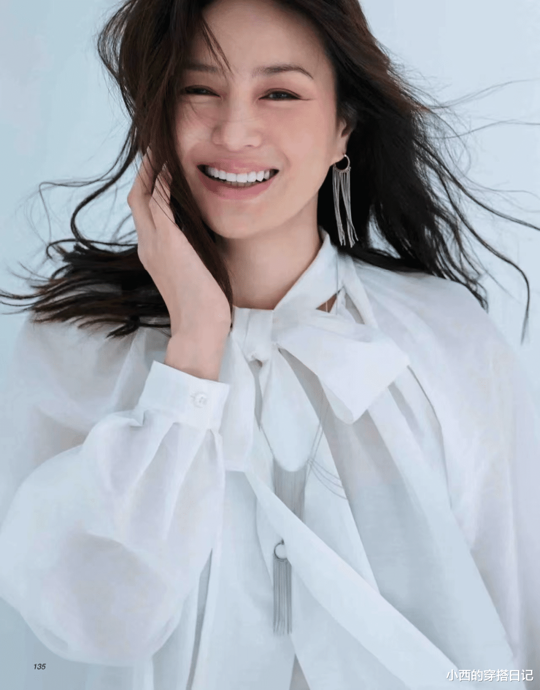 穿衣搭配 45岁的她太会穿衣服了，简约温柔优雅