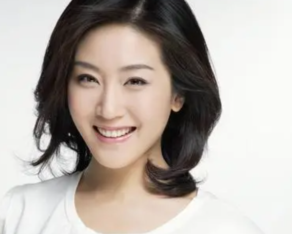 周美毅|周美毅:母亲葬礼上,被要求离婚,嫁入豪门原来是去母留子的骗局