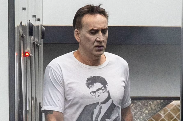 尼古拉斯·凯奇|尼古拉斯·凯奇27岁妻子怀孕后首现身,小心护孕肚,素颜并不丑