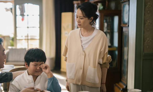 冯晓琴|《心居》剧中多个细节暗示，冯大年已知晓出身，冯晓琴瞒不住了！