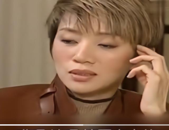 梅艳芳|梅艳芳：港娱把我害苦了，成龙曾志伟是损友，因为他们我嫁不出去