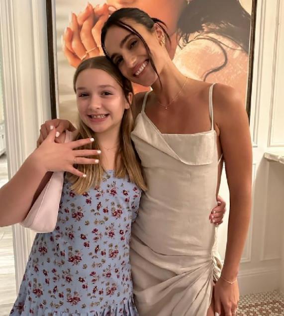 贝克汉姆|从小可爱变路人！贝克汉姆闺女容貌大变，11岁小女孩胖得像21岁