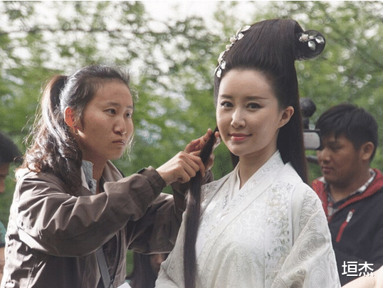 整容|满脸僵硬、肿成馒头，明明颜值拉胯，就别硬装“美少女”了