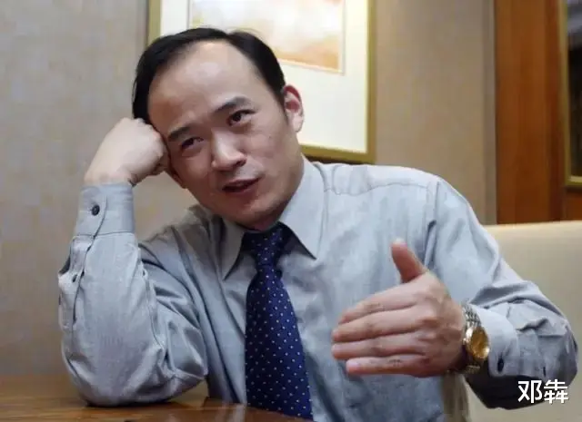 他,坐拥百亿身家,亲哥借钱却一毛不拔,家人重病也视而不见