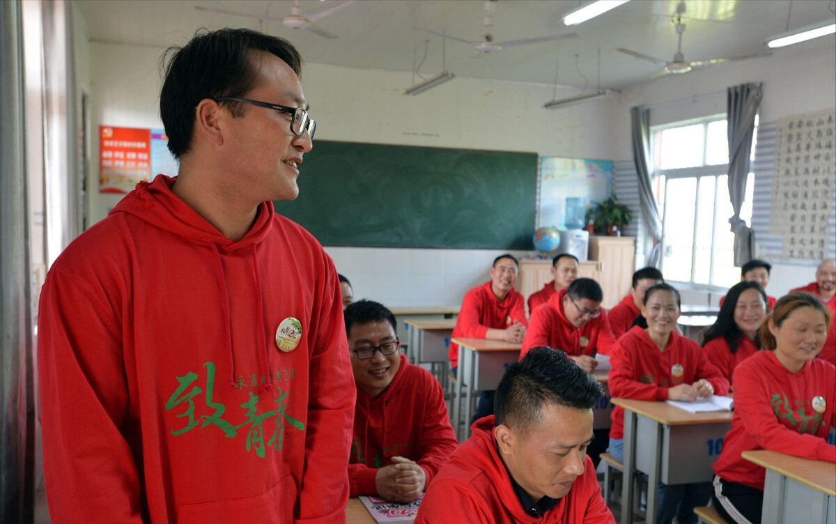 求职|老同学聚会，这4种职业的人会成为“香饽饽”，成年人真现实