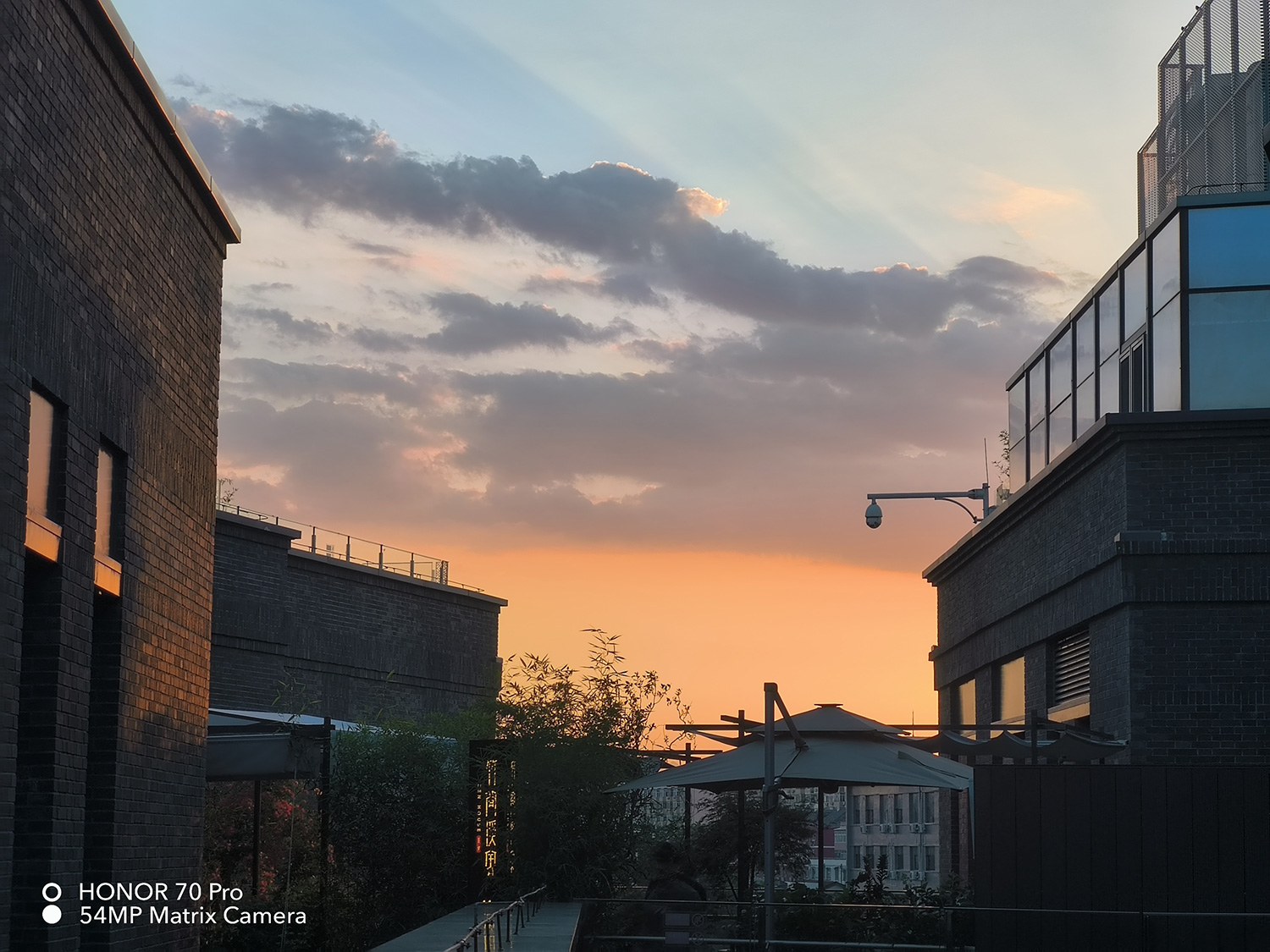 荣耀|荣耀70 Pro与iPhone 13拍照对比:看看什么样的镜头组合更合适