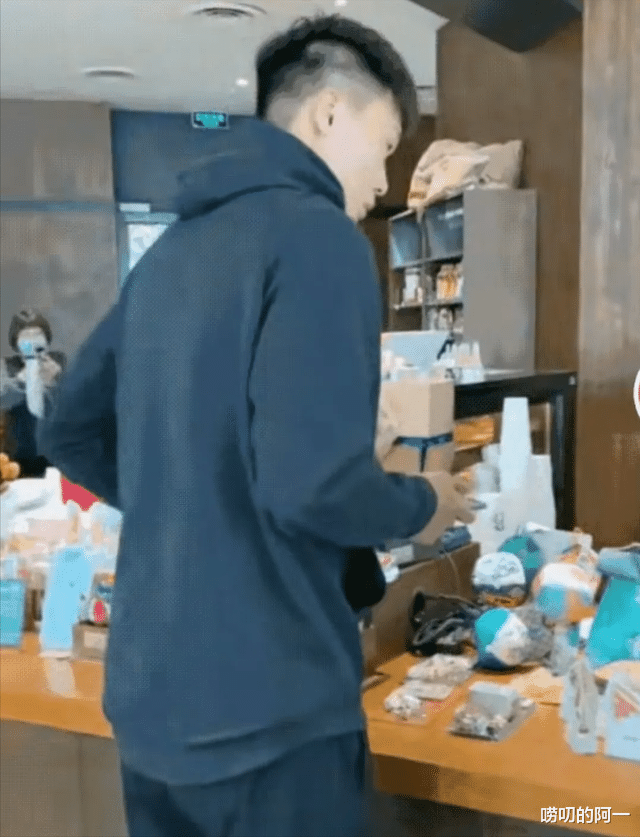 趙睿|不信謠不傳謠！趙睿離隊(duì)后首次現(xiàn)身，身體無礙，愿早日康復(fù)