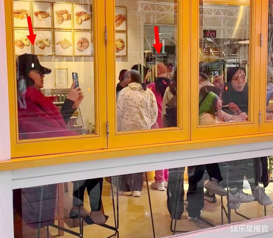 李湘|李湘母女伦敦逛街,13岁王诗龄又高又瘦像明星,王岳伦不见人影