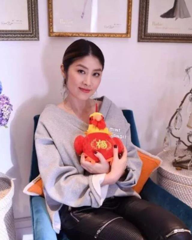 晒晒陈慧琳现在的家,特意设计小千秋,50岁被老公宠成公主