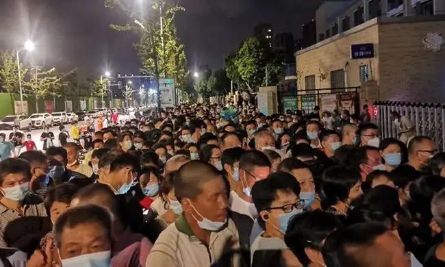 退休|单位退休的老领导，在做核酸的时候，喜欢炫耀自己该怎么办？