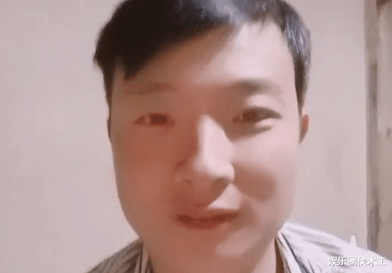 与余秀华分手12天,杨褚策自扇107个耳光求放过,网友:因果报应