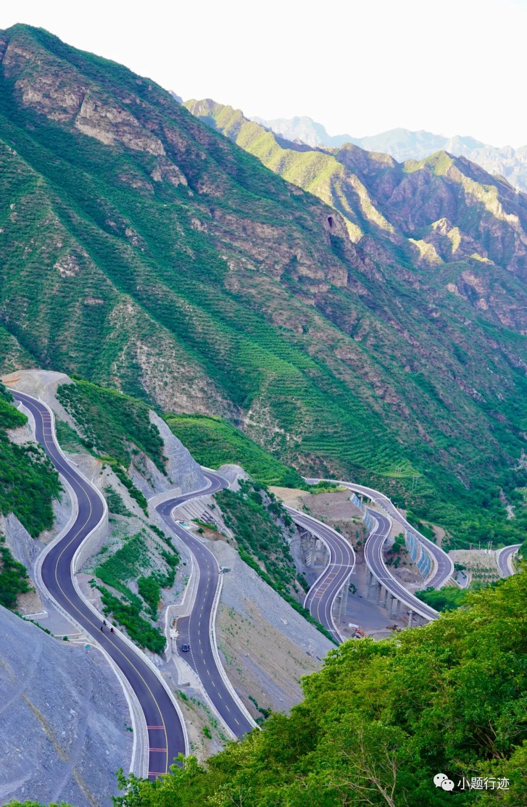 徒步|百转千回双大路，徒步天堂黄草梁，地质公园龙门涧丨最美自驾公路