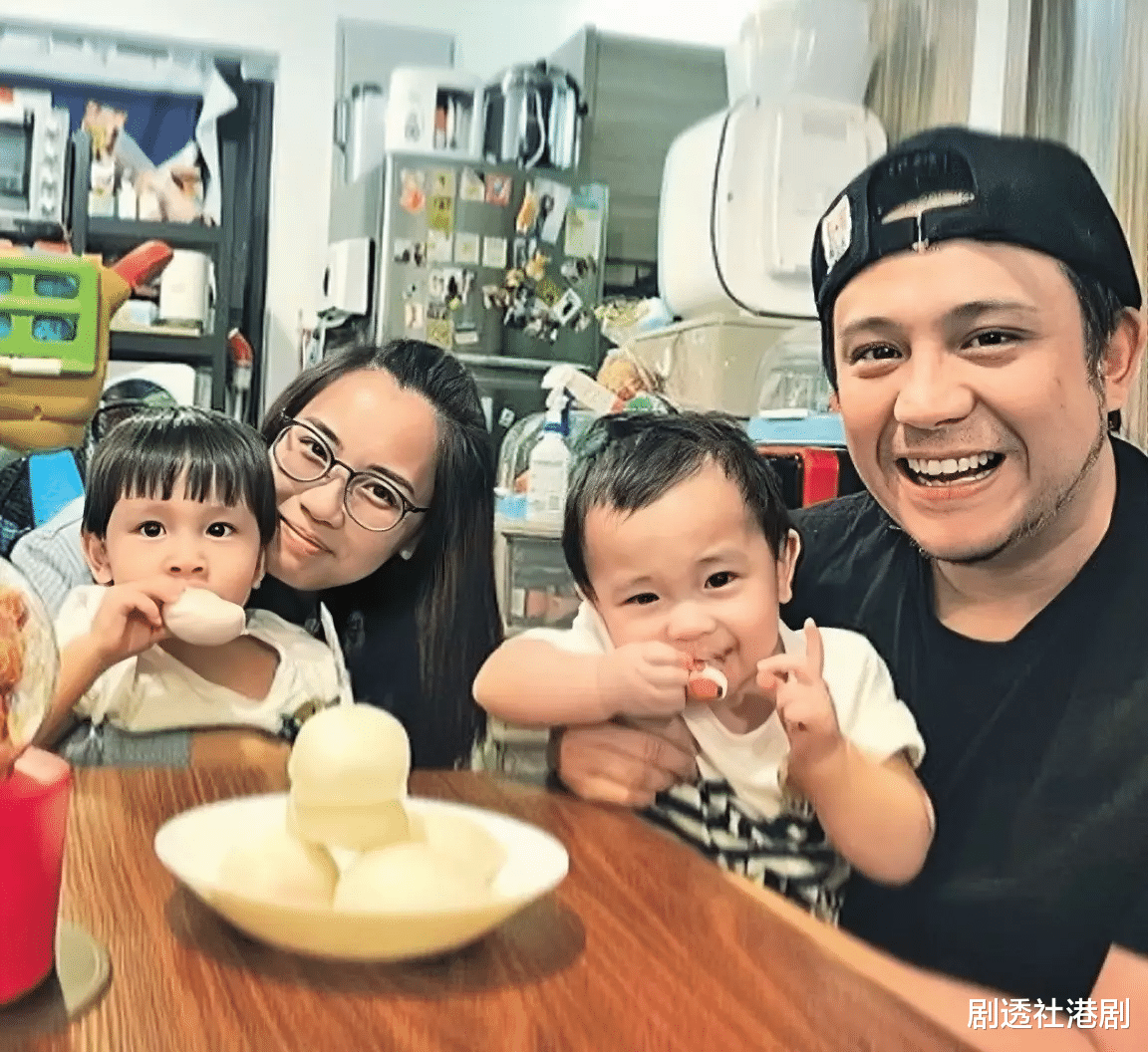 孙怡|恭喜!香港知名男星圈外妻子被传怀四胎,经济压力大还三年抱仨