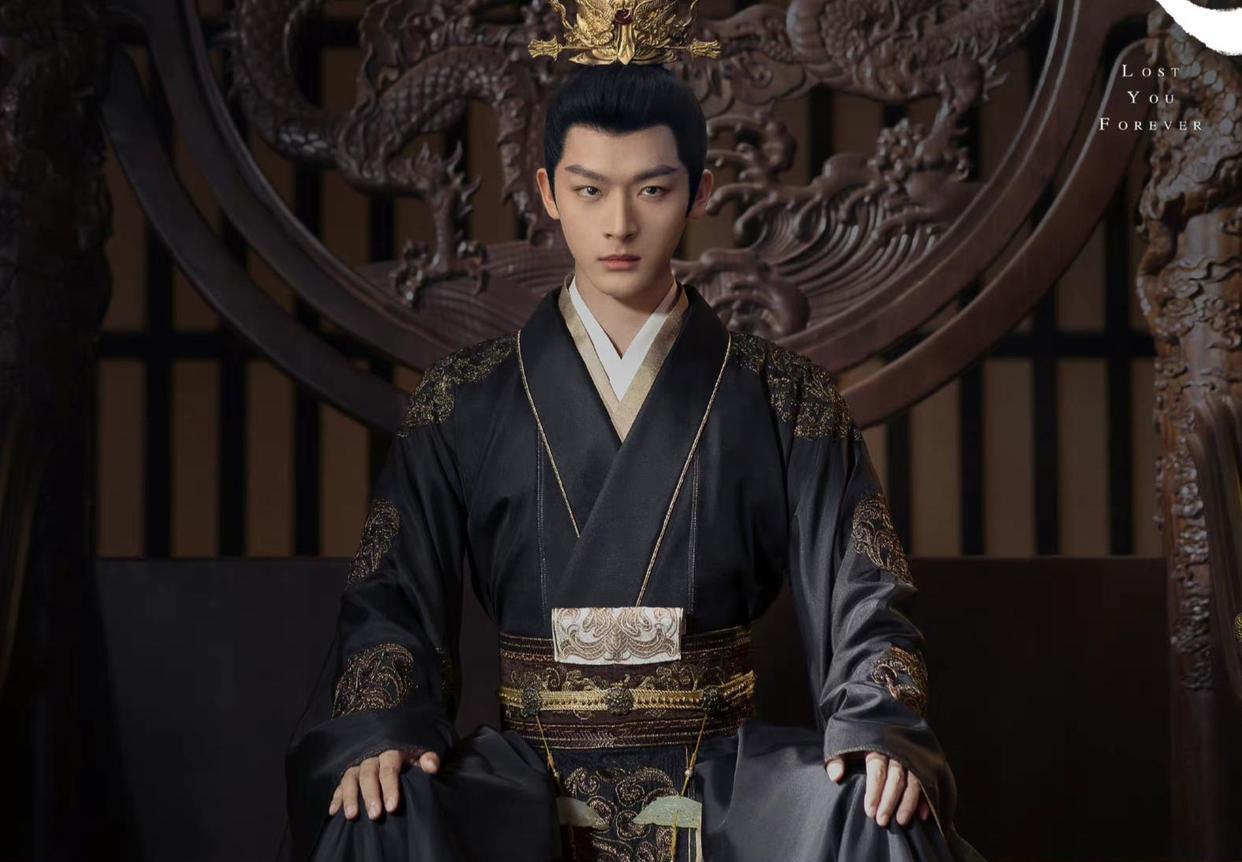 电影|2022娱乐圈:肖战还是顶流,待爆咖变了又变