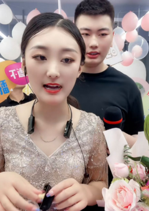 陈亚男|陈亚男拿大衣嫂“开刀”：曝光聊天录音，大衣哥11年心血毁于一旦