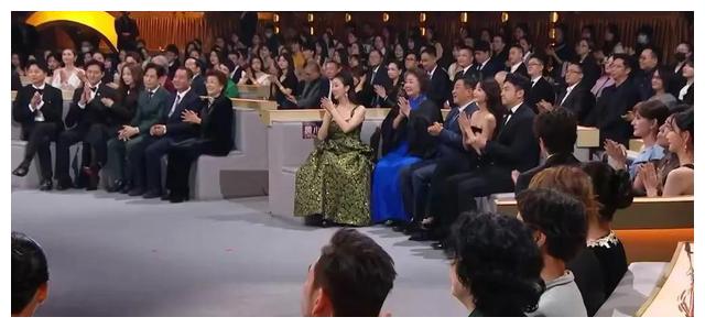 护肤 金鹰奖典礼殷桃拿视后！吴越留短发太大妈味，马丽飙泪开心又心酸