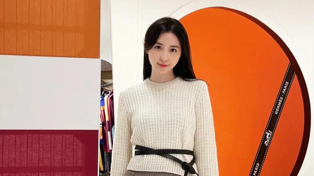 潘玮柏|潘玮柏小14岁妻子晒照！一身名牌阔太范儿十足，腹部圆润被疑有孕