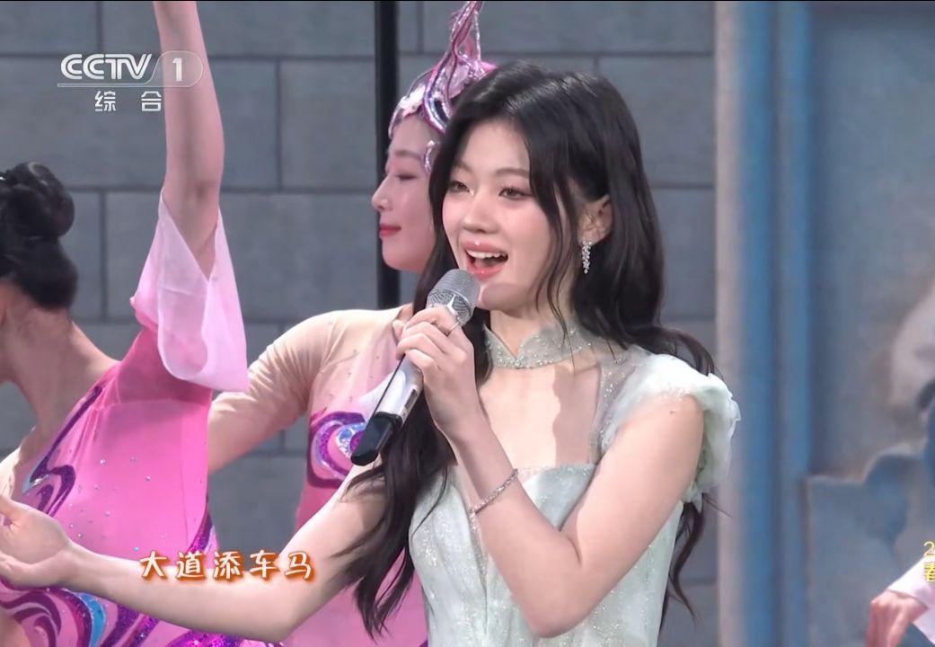 春晚|?从一场春晚看内地乐坛格局,周深许嵩齐头并进,毛不易唱功拖后腿!