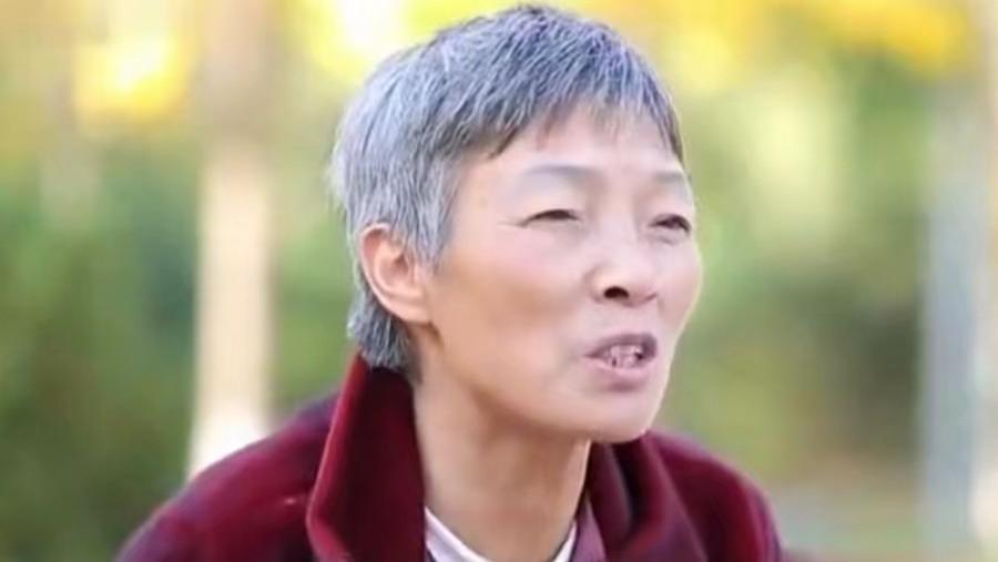 36岁的儿子不肯结婚，为了传宗接代，56岁老母亲再生双胞胎。