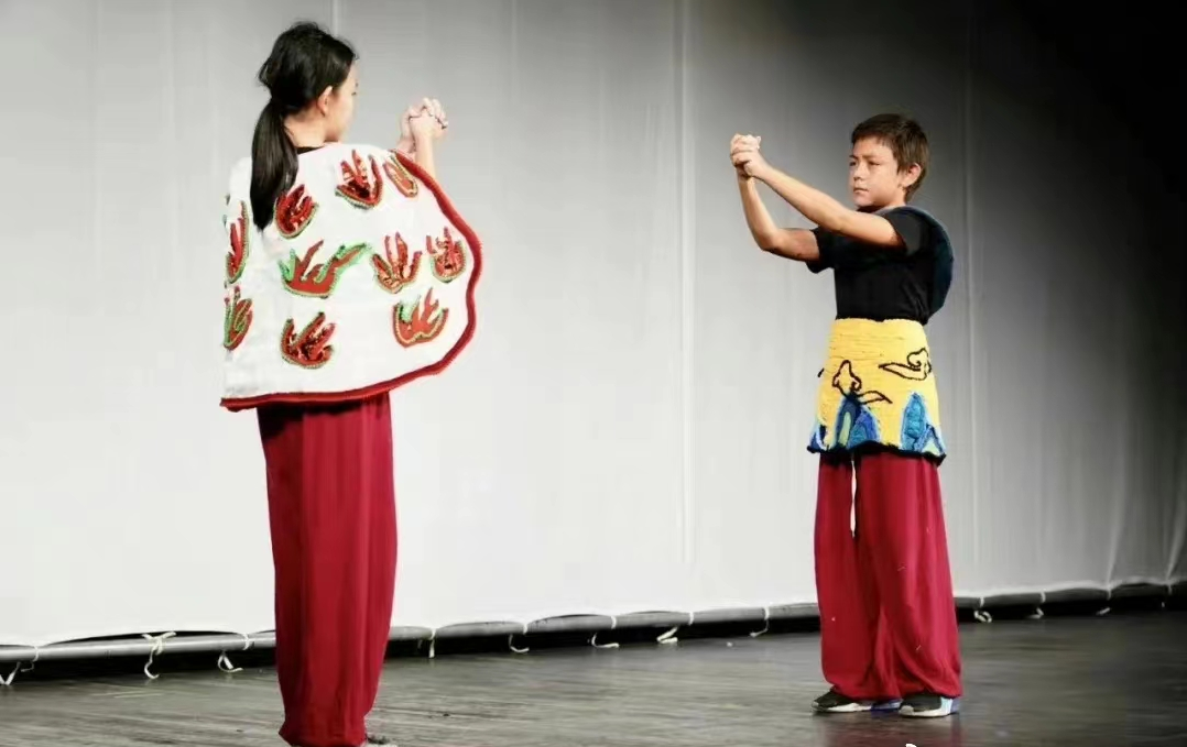 诺一|刘烨儿子诺一帅到认不出！混血颜值满是少年气，建模脸似贵族王子