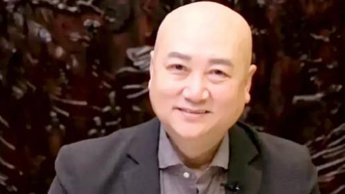 迟重瑞|晚节不保？迟重瑞直播带货：我的手串别人买500万，家人们只要4800