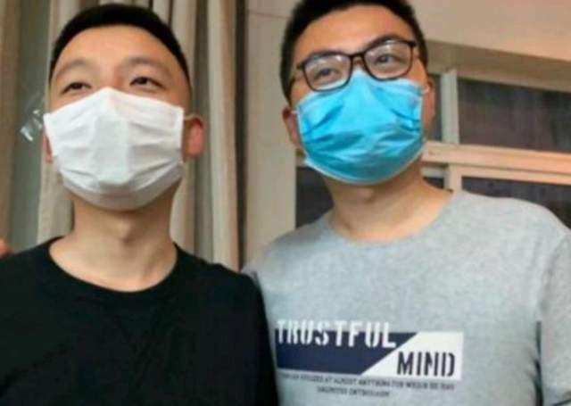 姚策|田静分享姚威吃饭画面，身穿花裤子太抢镜，姚策被家人宠爱真幸福