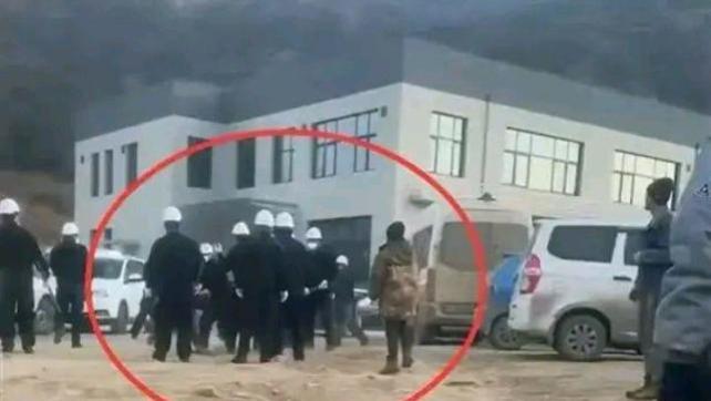 保安打农民工还这么凶狠？本是同根生，相煎何太急？