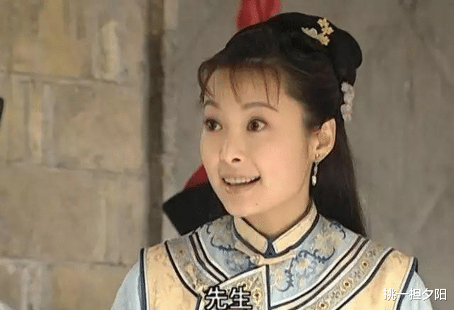 袁立|发福了！47岁袁立被偶遇，体态臃肿气质全无，“大象腿”抢镜