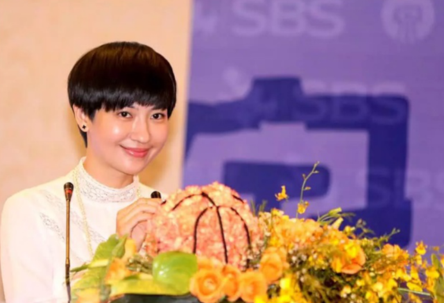 西班牙人|CBA最美女老板！从球队翻译升到董事长，被赞现实版“杜拉拉”