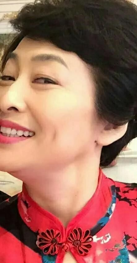 许娣|演员许娣,丈夫照顾她40年没工资,拍戏挣的钱都给他