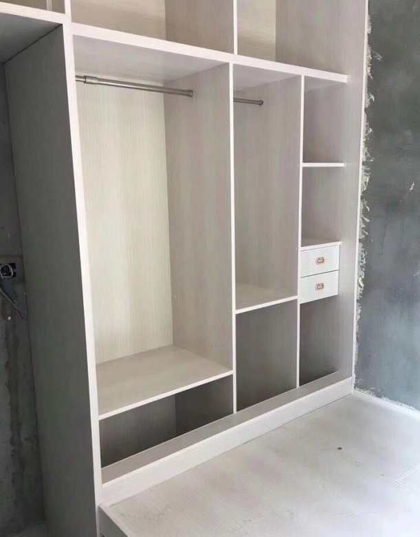 木工师傅现场打的衣柜、阳台柜、榻榻米书桌,花费3万,太值当了