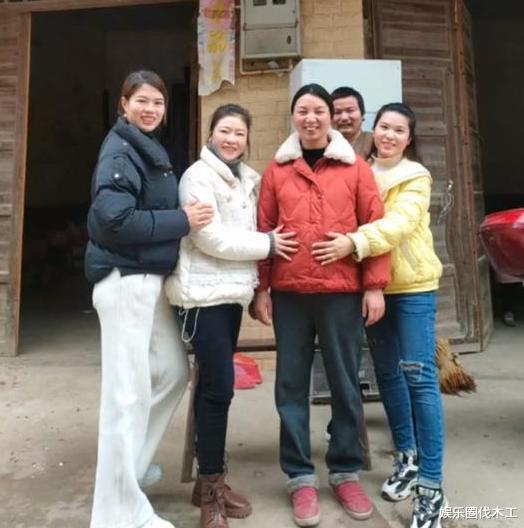 短视频|粉丝晒到牛爱芳夫妇家做客视频，豪车豪宅是假的，是否怀孕却未知