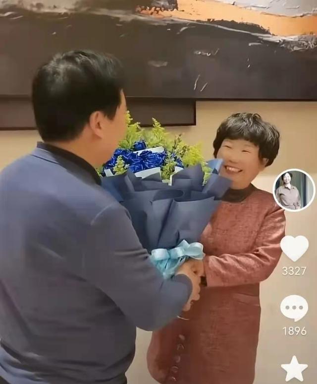 |大娘过节二伯送礼，没有对比就没有伤害，网友关注点才是看点！