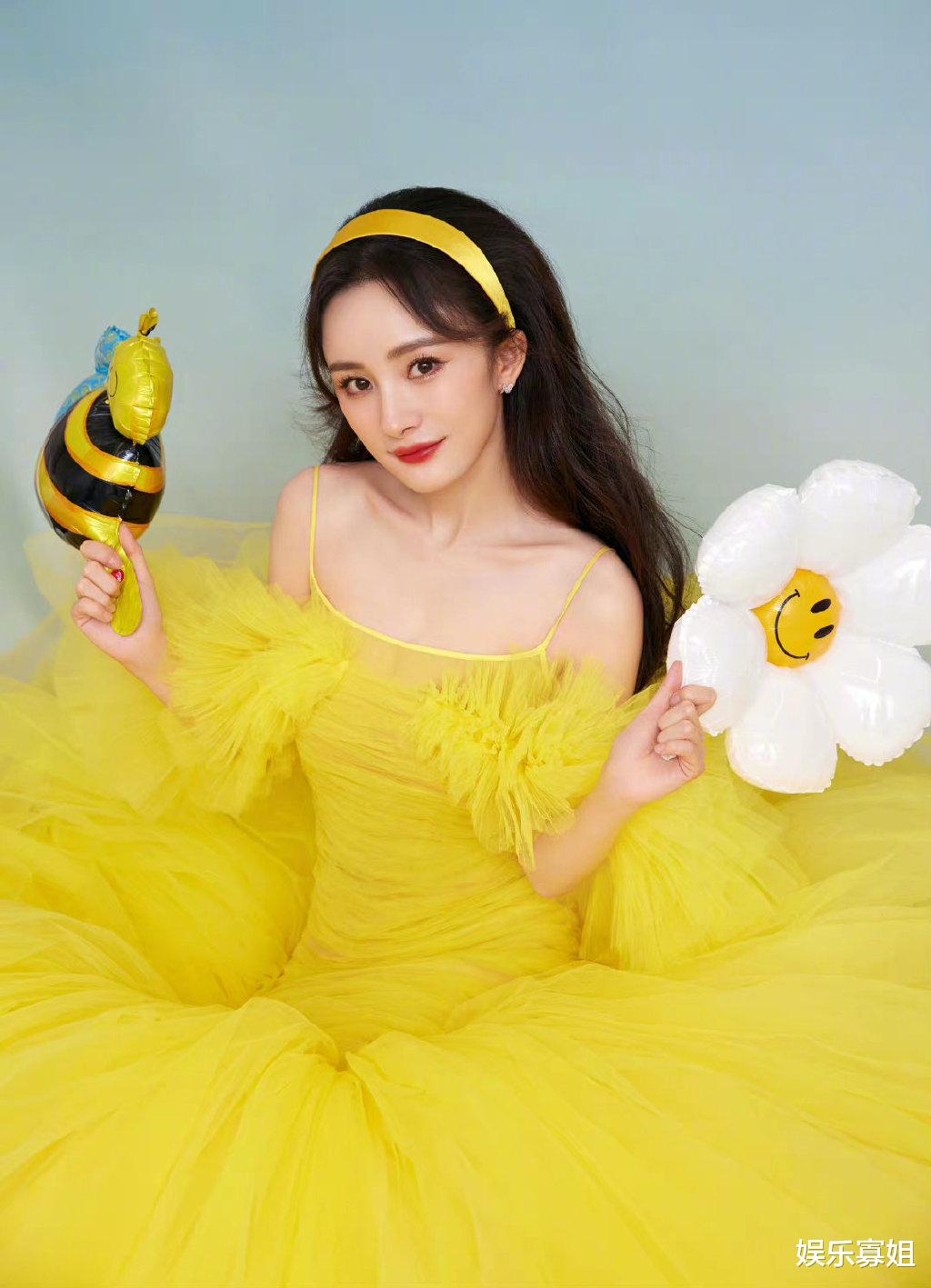 胡歌|于正真的拿捏内娱热点，回复网友说不知道杨幂胡歌是什么关系