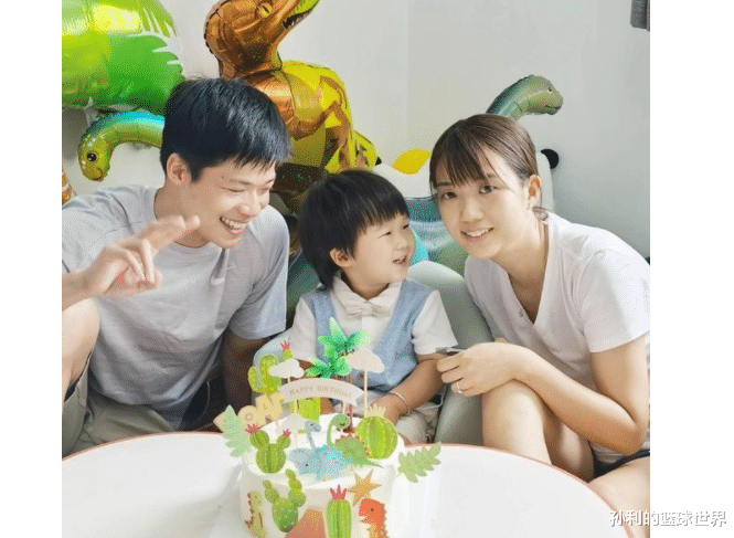 苏炳添|苏炳添：爆红时期结婚，却没办法不娶，她苦等了我16年