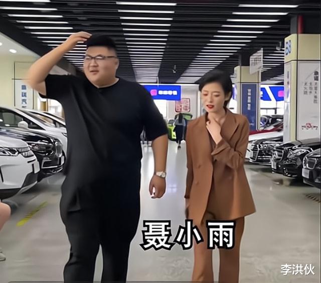 网红猴哥筛选婚礼场地，1300平方装修豪华大气，岳父送240万豪车