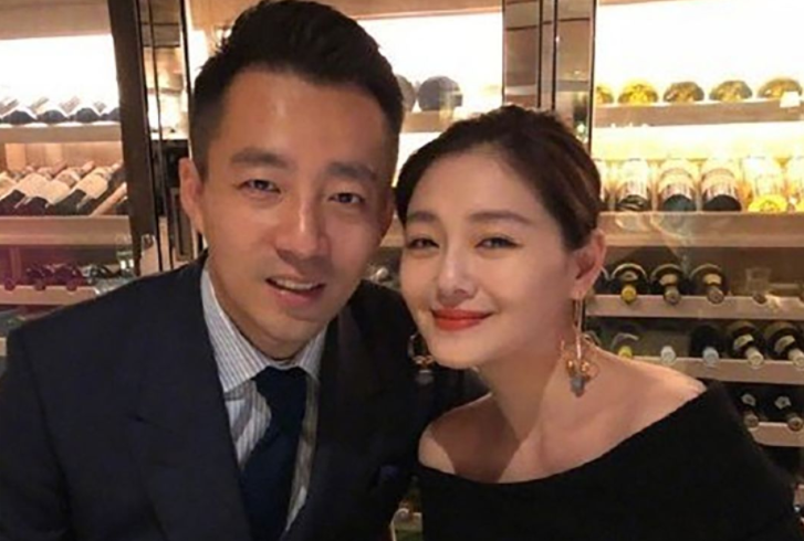 汪小菲|渔翁得利！汪小菲妈妈带货用绿茶、卤蛋等标签，一晚销售2500万