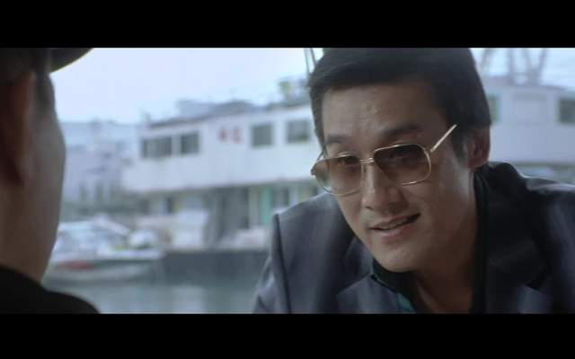 龙城岁月|电影梗百科之——「钓鱼戴头盔」