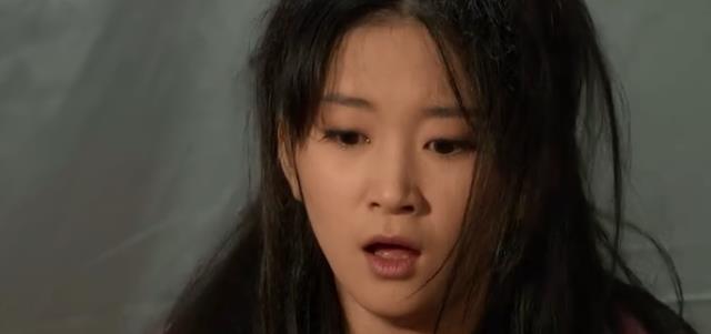 黄磊|面对富察贵人的冒犯,为何华妃隐忍,而甄嬛却要让她付出代价?