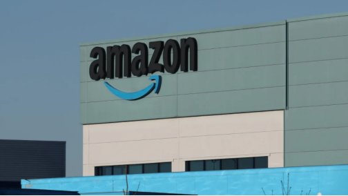 亚马逊|亚马逊宣布裁员超18000人,被爆员工过劳猝死,同事仍需在遗体旁继续工作