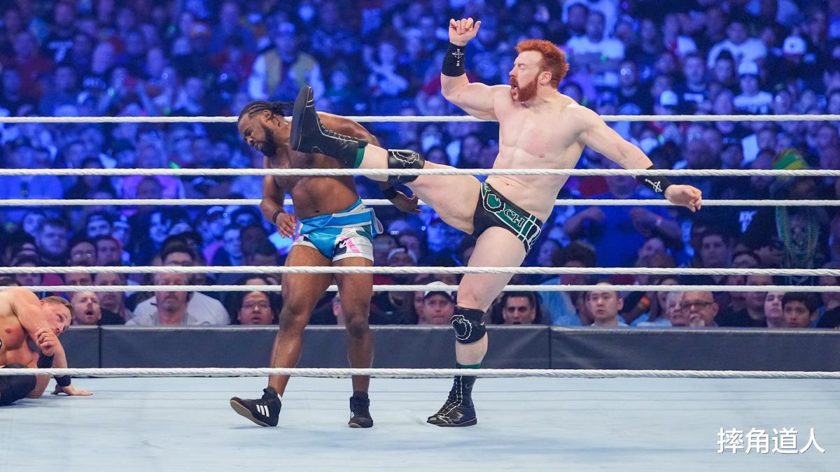 wwe|WWE罗曼大帝统一两大世界冠军，老奥上台教年轻一代奥斯丁做人！