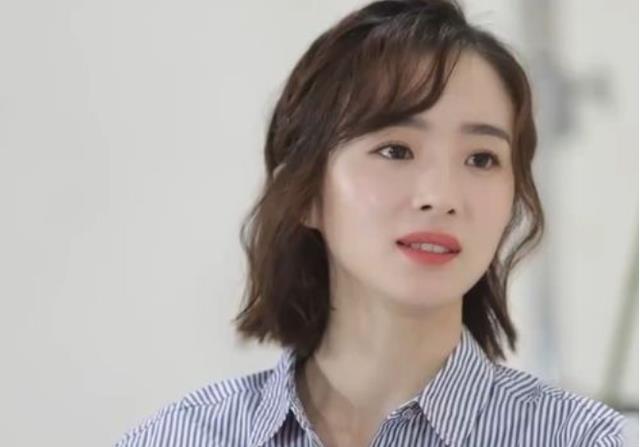 姐姐|作为双胞胎,姐姐出国深造妹妹胡冰卿成明星,两姐妹选择截然不同