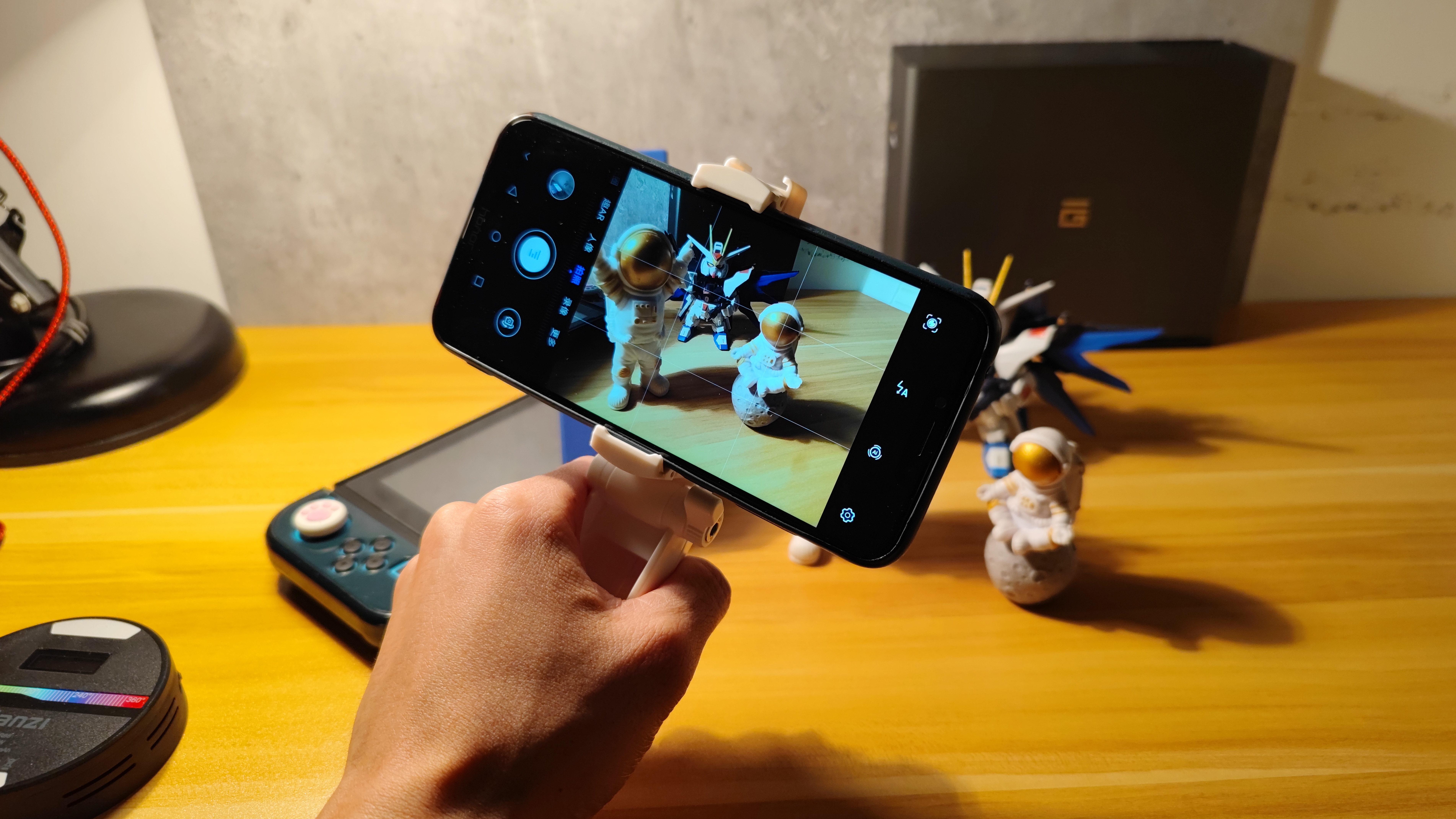 手机支架|竟然会变形？！优秀设计，轻量级拍摄手机支架