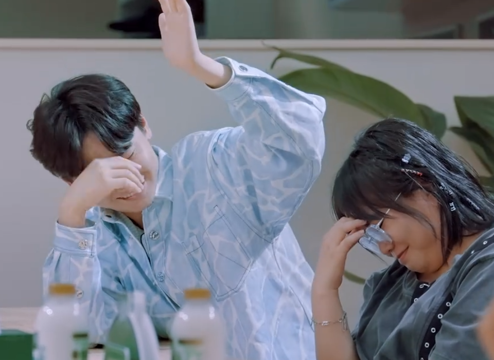 宋丹丹|王传君三次拒绝篝火晚会，扯下了宋丹丹“倚老卖老”的遮羞布