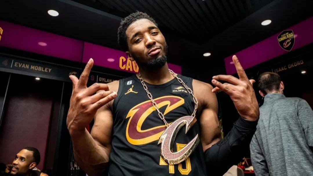 单场71+8+11！NBA现役第一人！8换1大交易真的值了