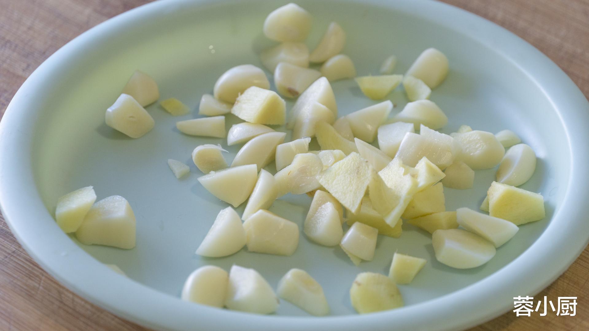 秋日进补要忌嘴,小心伤脾胃!提醒:少吃姜和桂圆,多吃6样才对